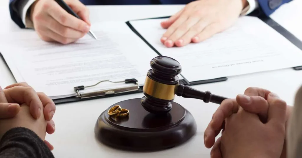 couple in belleville working with a mediator during a divorce mediation session.