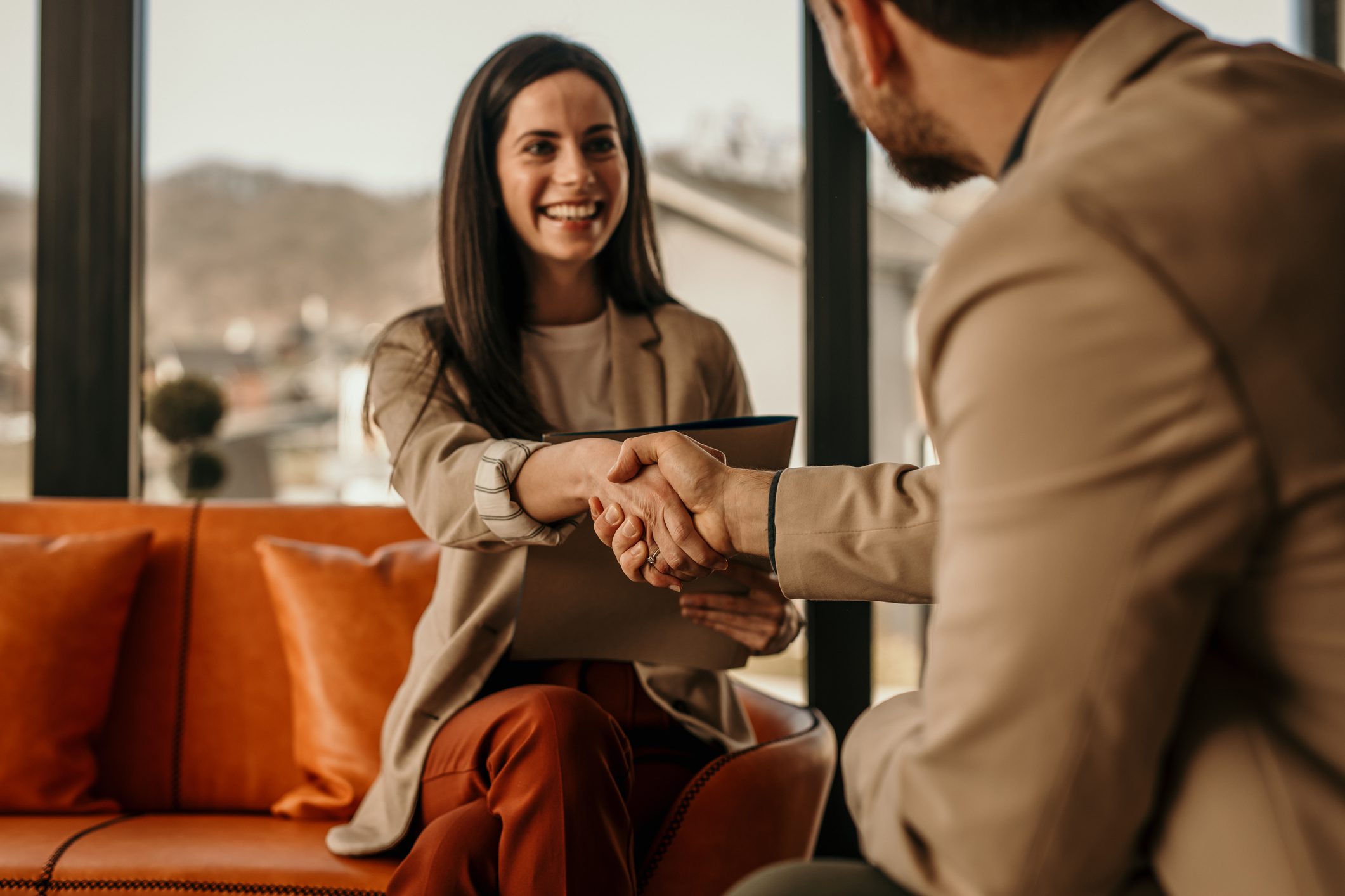 couple reaching a mediation agreement in boerne, tx, achieving faster settlements